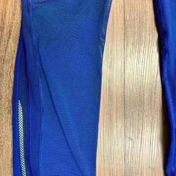 Lululemon Athletica Mesh Cut Out Leggings Reflective Sides Size 6 Blue Yoga - Picture 5 of 5